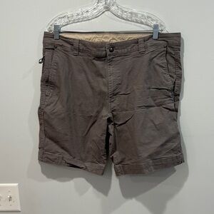 Columbia Men's Brown Cargo Shorts